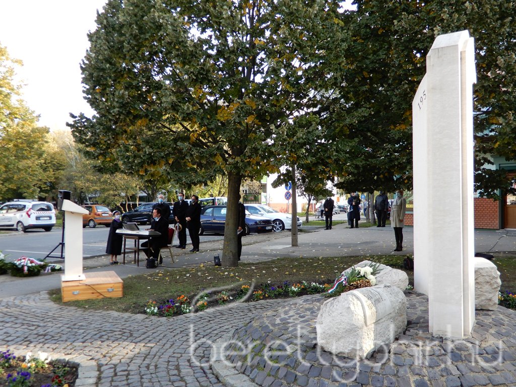 Az '56-os forradalomra emlékeztünk 01